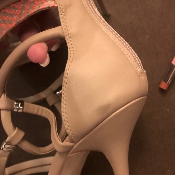 Gwen Stefani GX sandals - Picture 9 of 11